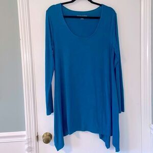 Soft Surroundings scoop neck stretchy shark bite hem tunic in teal blue size M
